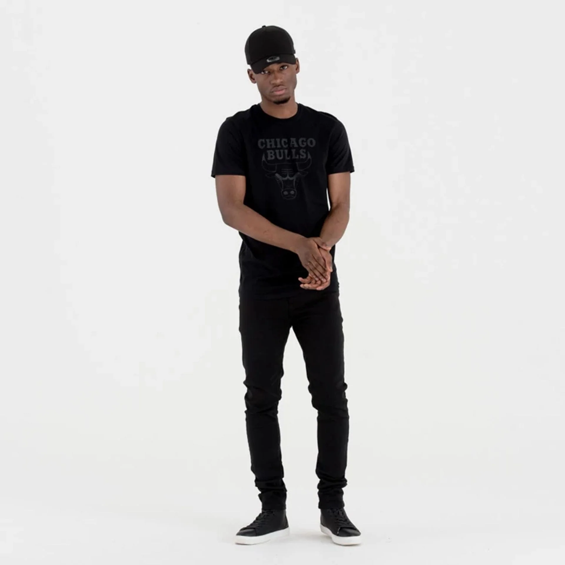 Chicago Bulls NBA Regular Black On Black T-Shirt - Image 5