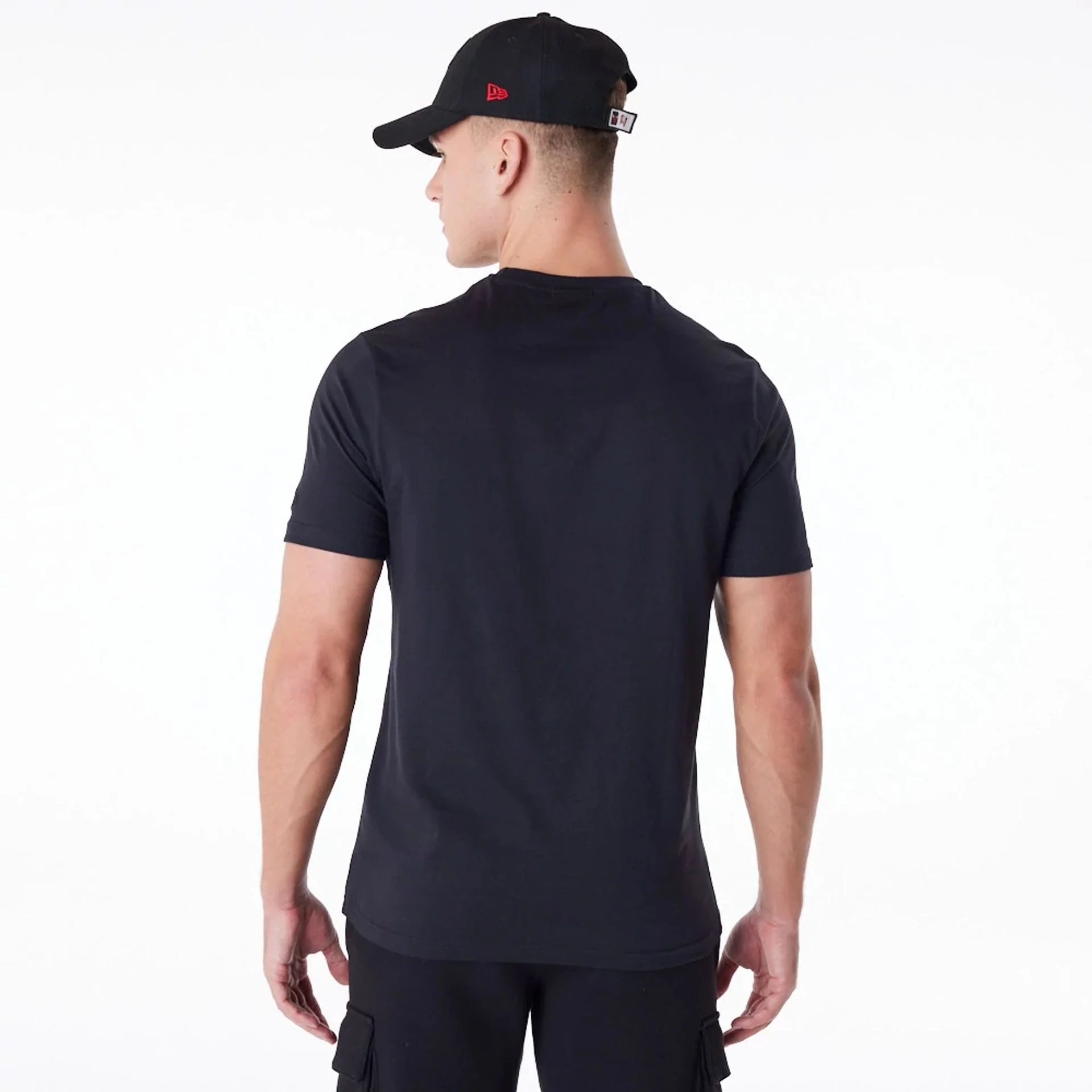 Chicago Bulls NBA Regular Black On Black T-Shirt - Image 6