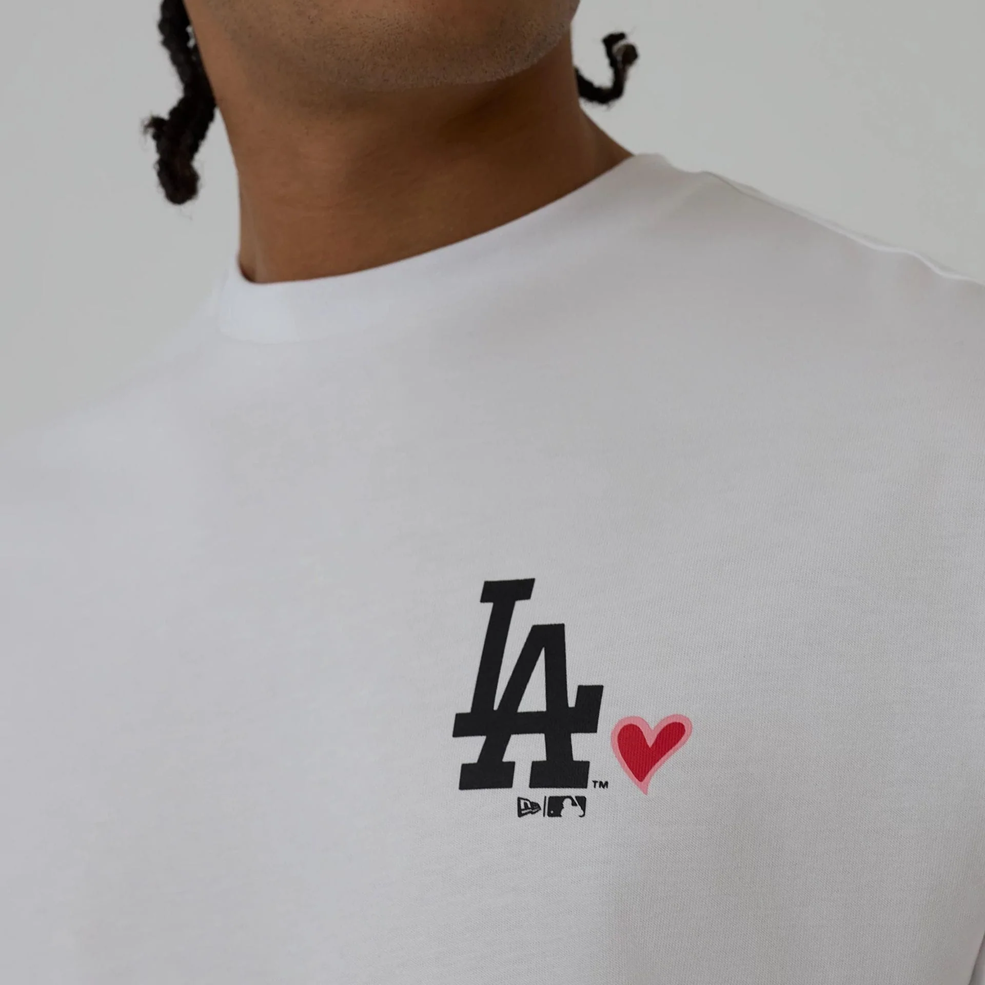 LA Dodgers MLB Heart Graphic White T-Shirt - Image 4