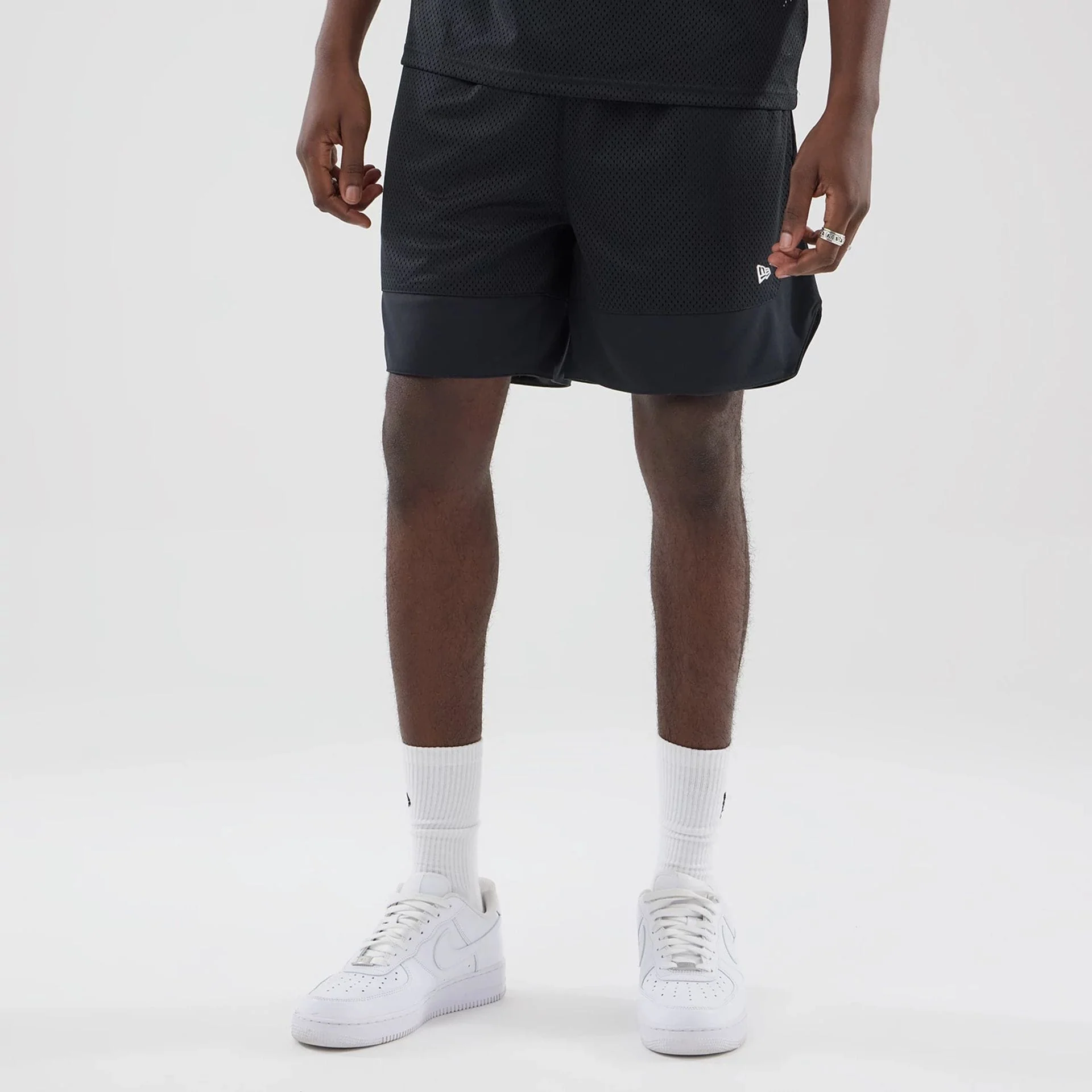 New Era Mesh Black Oversized Shorts - Image 3