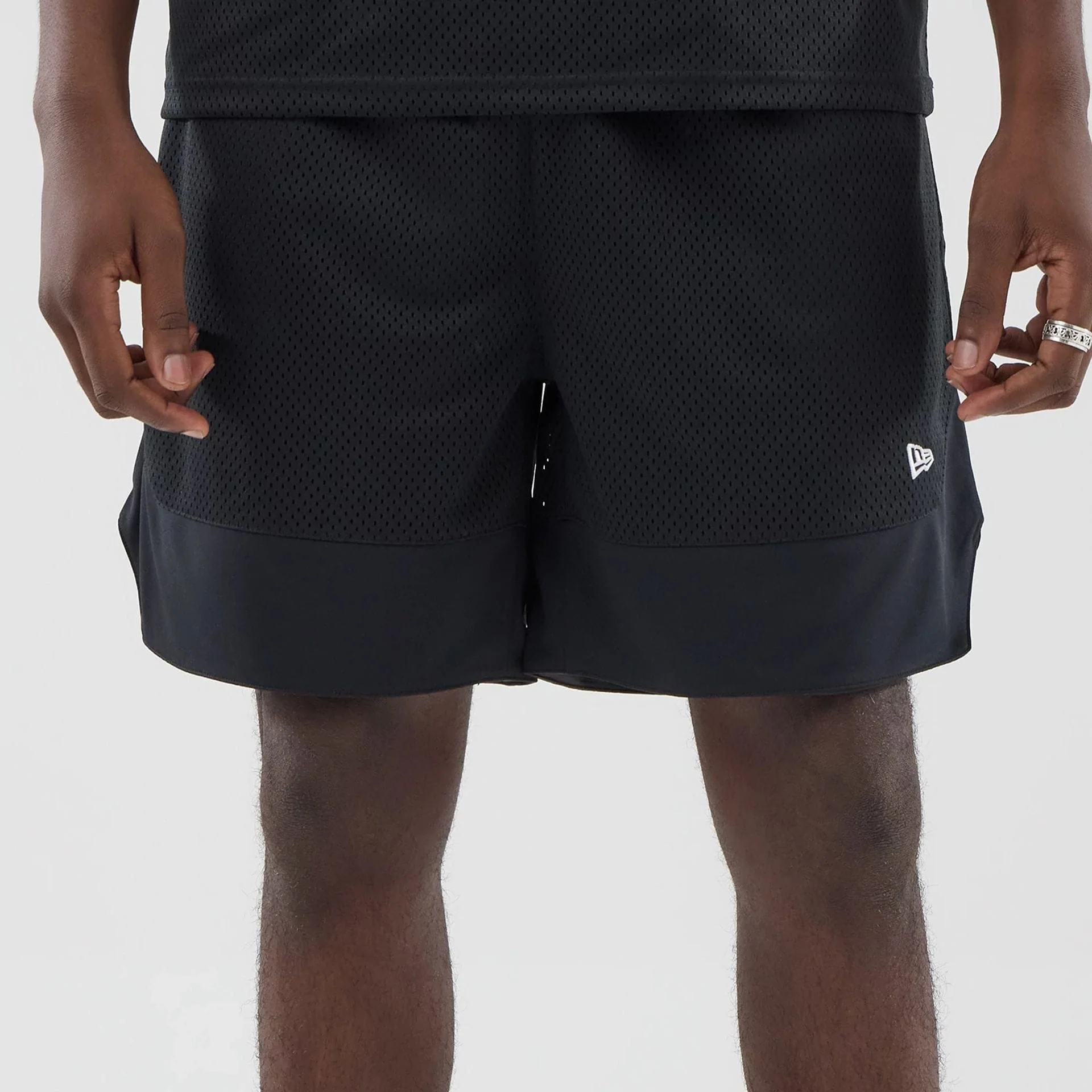 New Era Mesh Black Oversized Shorts - Image 6