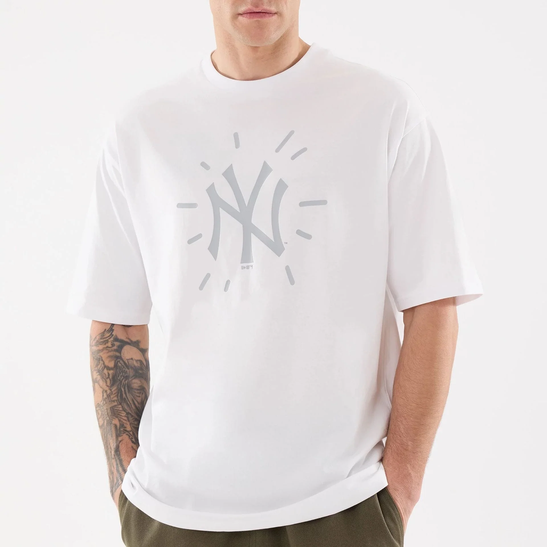 New York Yankees MLB 59FIFTY Day Graphic White T-Shirt - Image 6