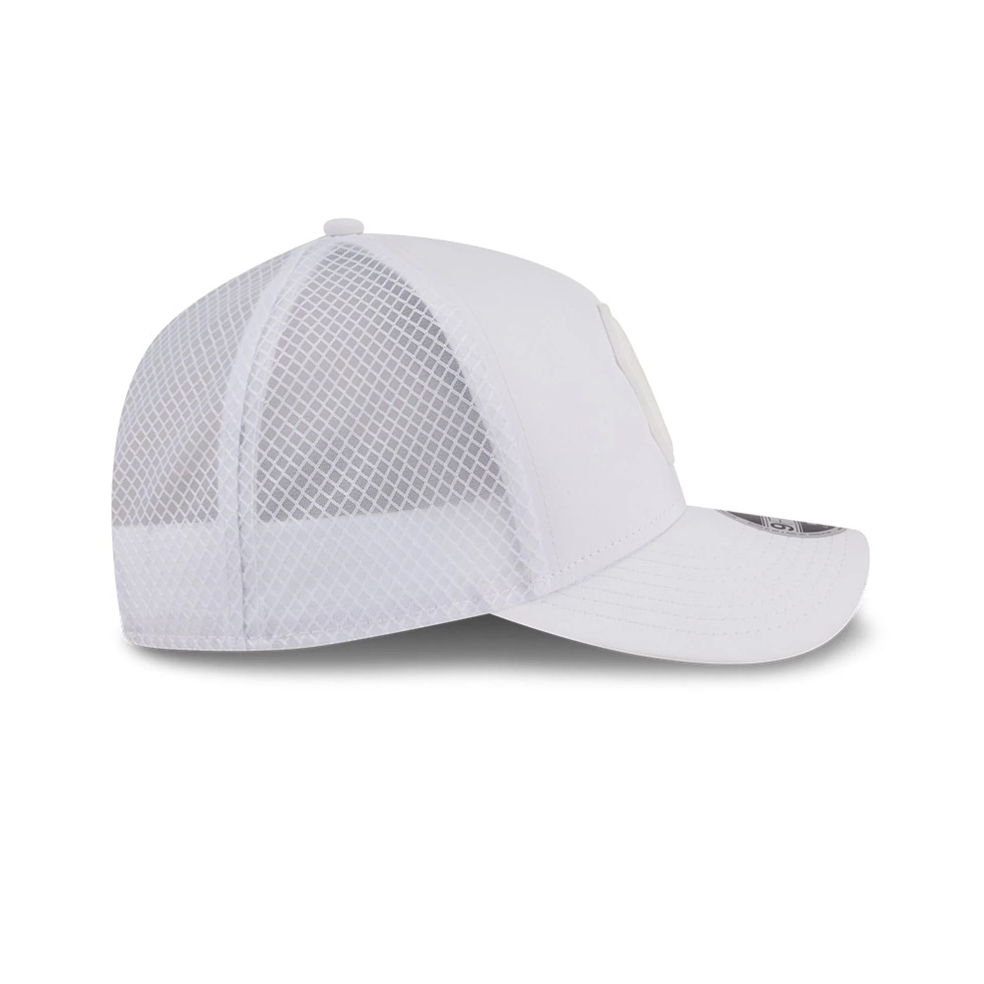 New York Yankees MLB Badged White 9FORTY M-Crown A-Frame Trucker Cap - Image 6