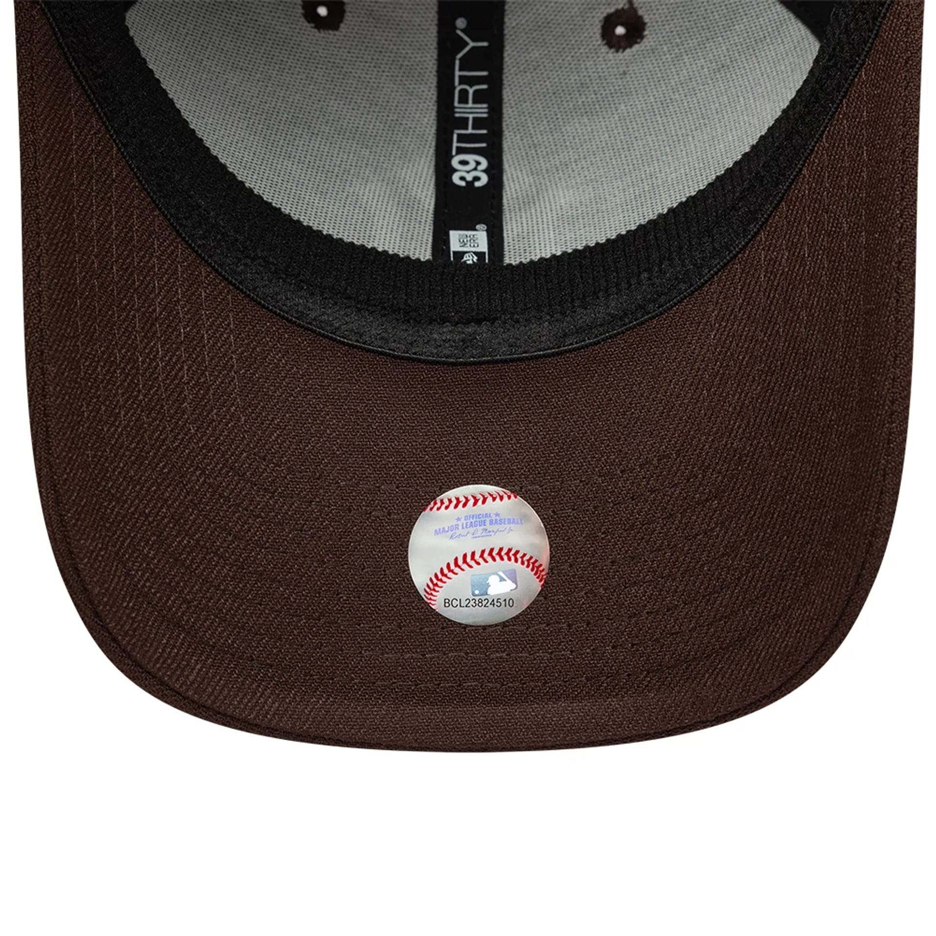 New York Yankees MLB Dark Brown 39THIRTY Stretch Fit Cap - Image 7