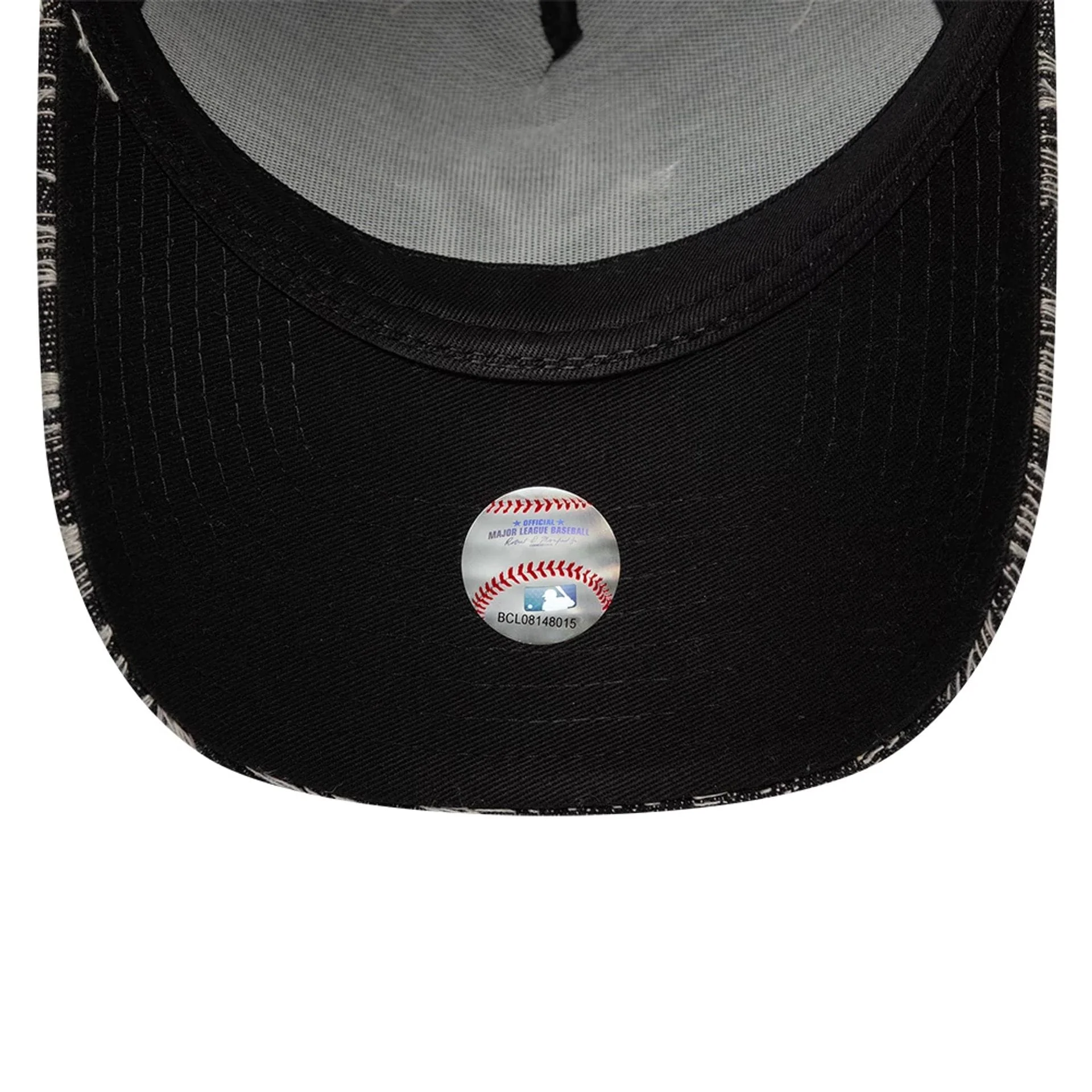 New York Yankees MLB Distressed Denim Black 9FORTY E-Frame Adjustable Cap - Image 7
