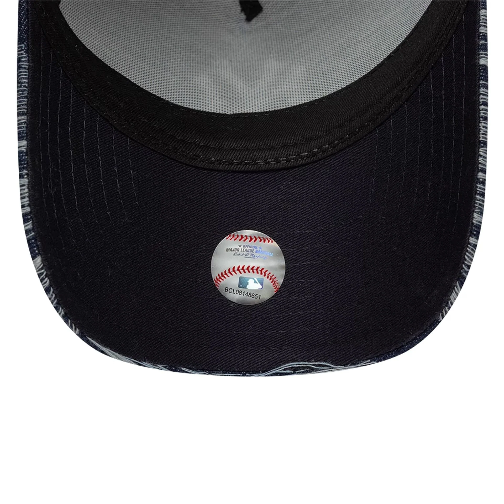 New York Yankees MLB Distressed Denim Navy 9FORTY E-Frame Adjustable Cap - Image 7