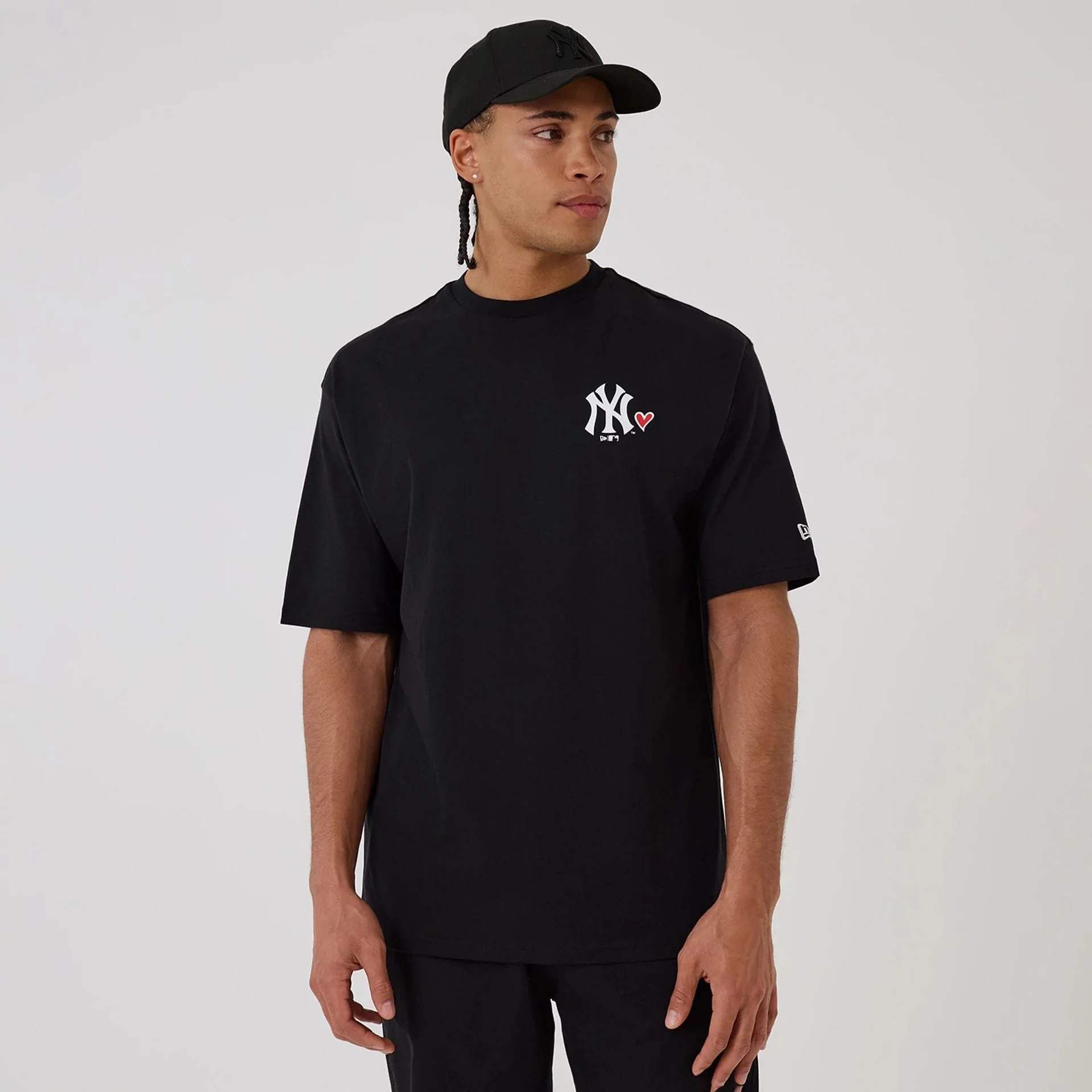 New York Yankees MLB Heart Graphic Black T-Shirt