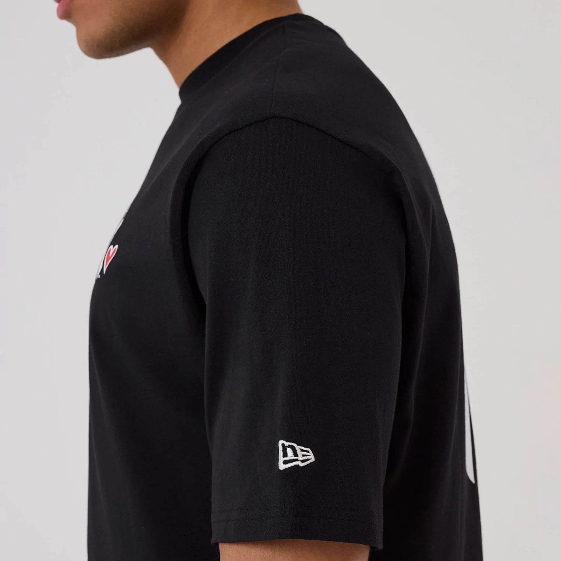 New York Yankees MLB Heart Graphic Black T-Shirt - Image 5