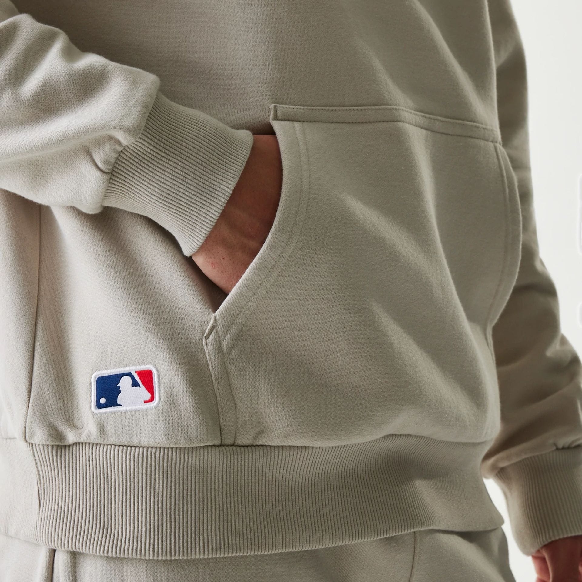 New York Yankees MLB League Essential Cream Oversized Pullover Hoodie - Image 4