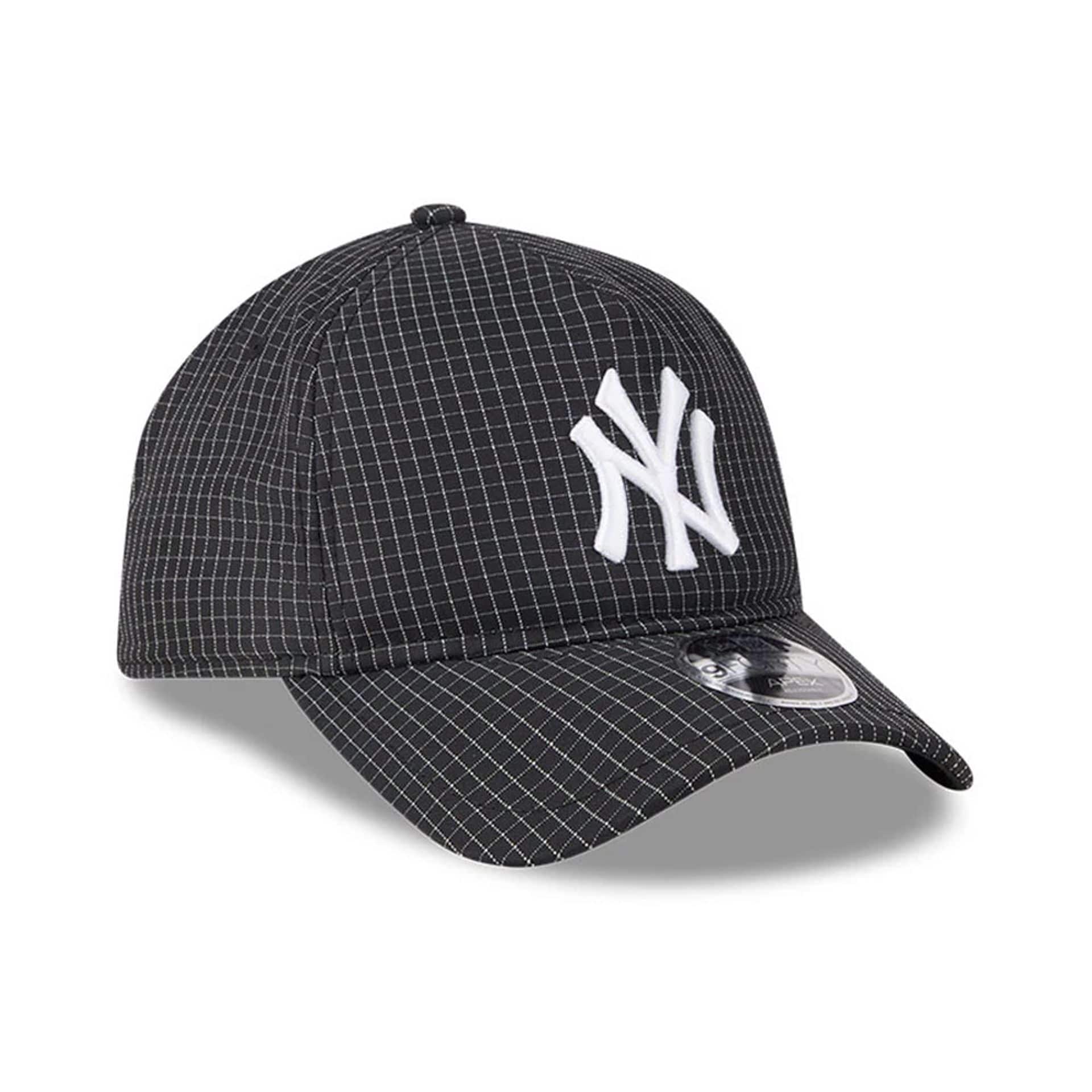 New York Yankees MLB Quickstrike Black 9FORTY Apex Adjustable Cap - Image 3