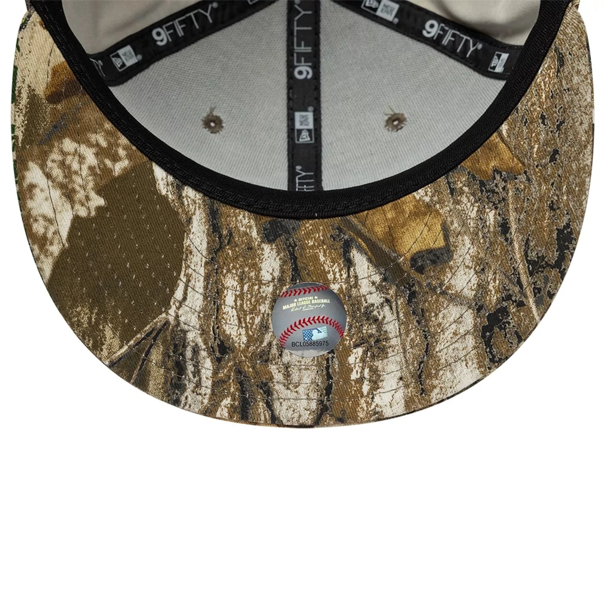 New York Yankees MLB Real Tree Beige 9FIFTY Snapback Cap - Image 7
