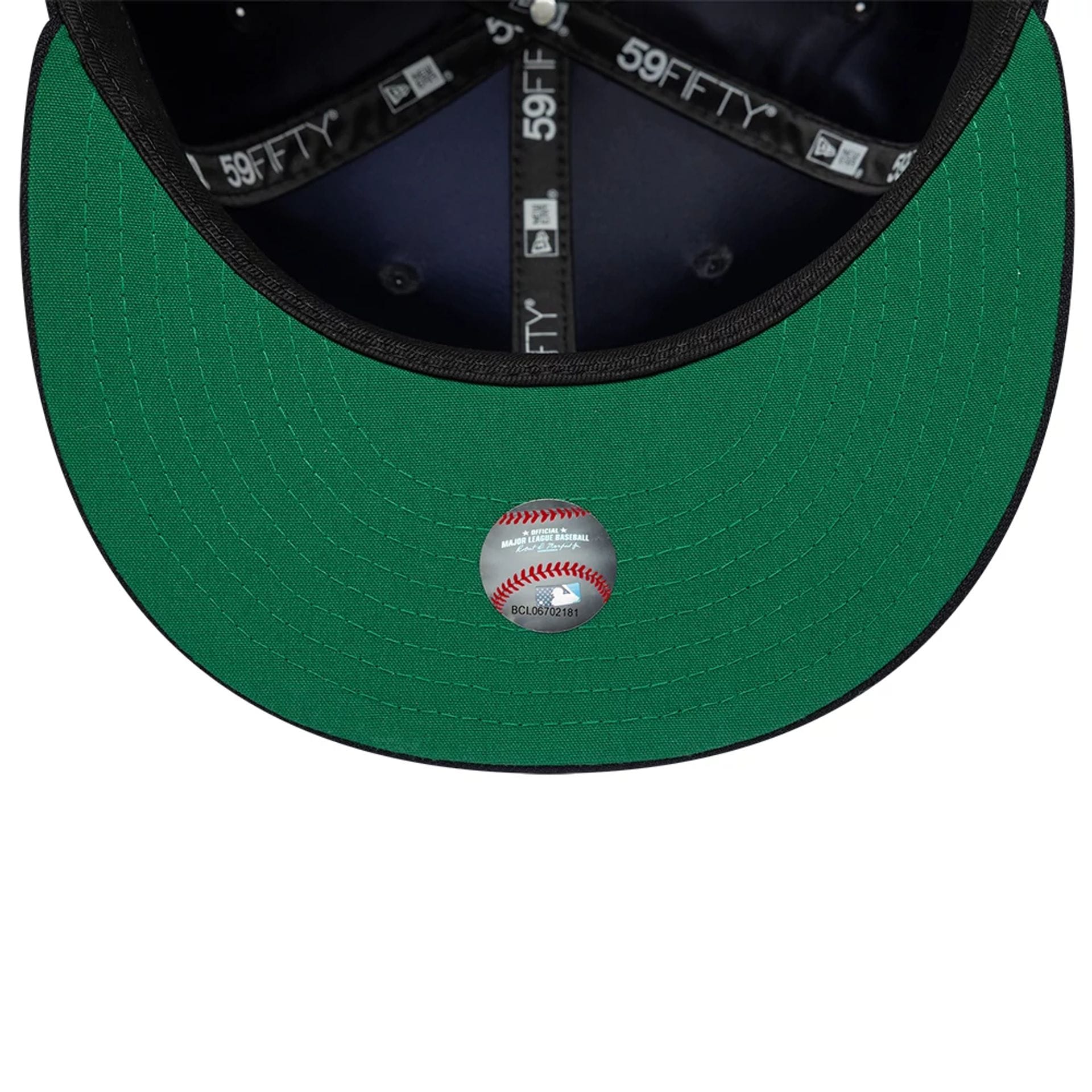 New York Yankees MLB Sidepatch Satin Lined Navy 59FIFTY Fitted Cap - Image 2