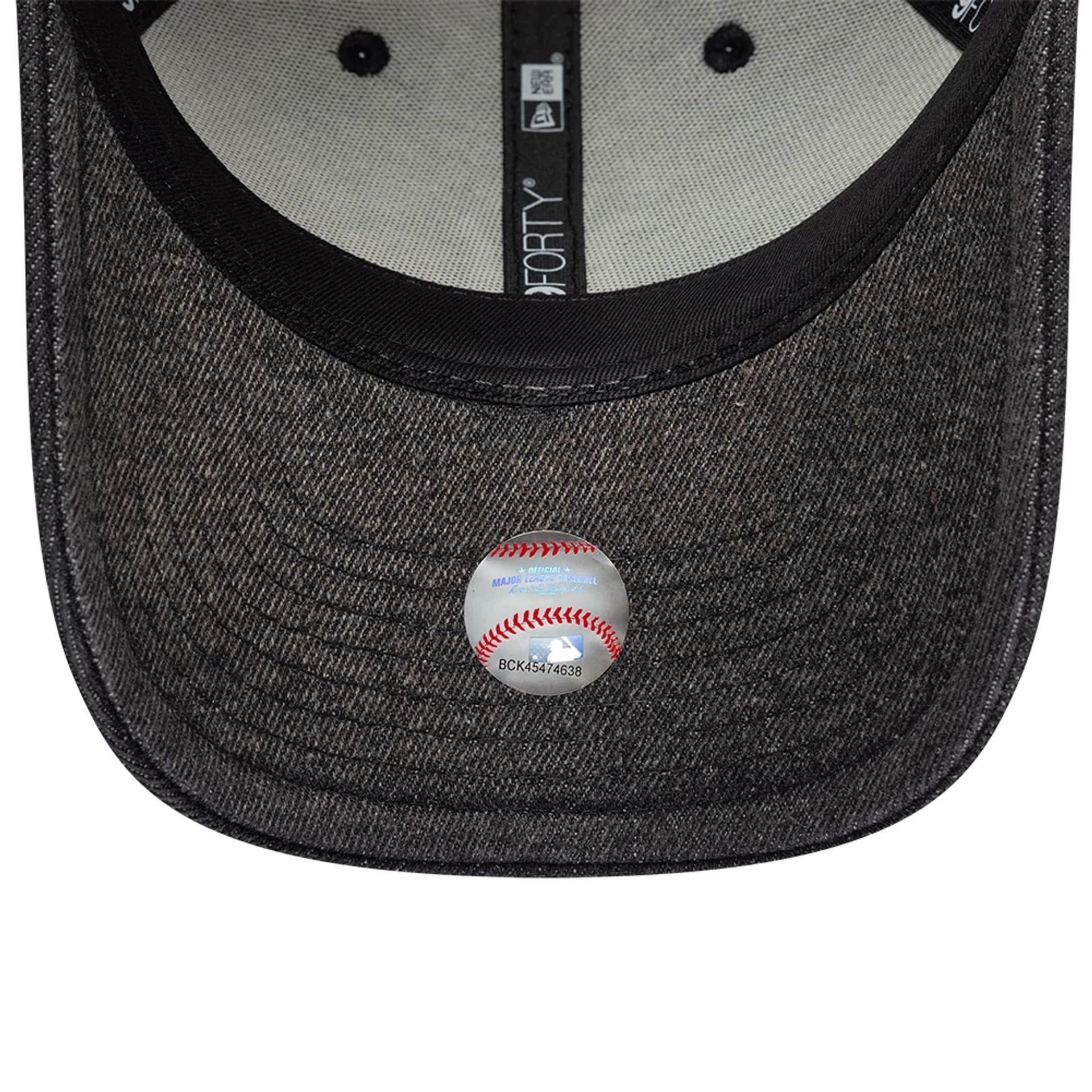 New York Yankees MLB Washed Denim Black 9FORTY Adjustable Cap - Image 7