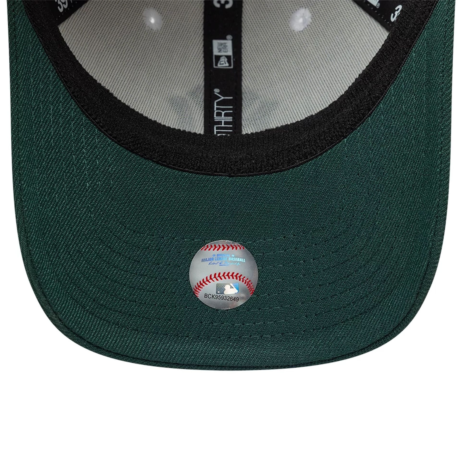 New York Yankees MLB White 39THIRTY Stretch Fit Cap - Image 7